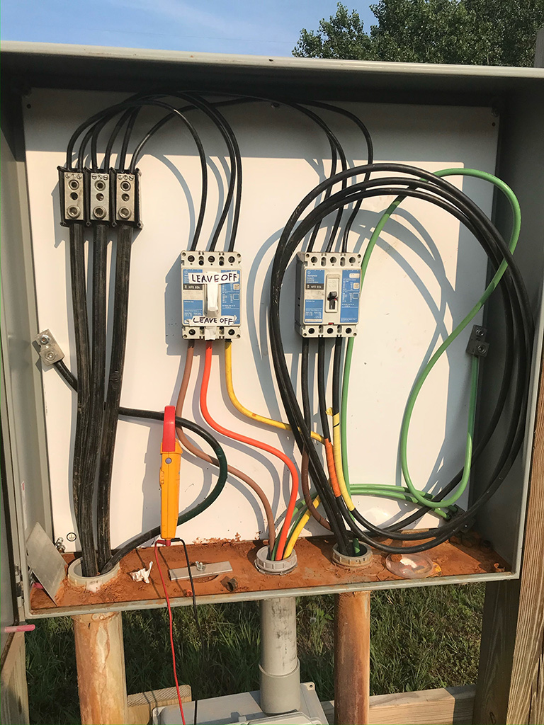 Electrical connections in box